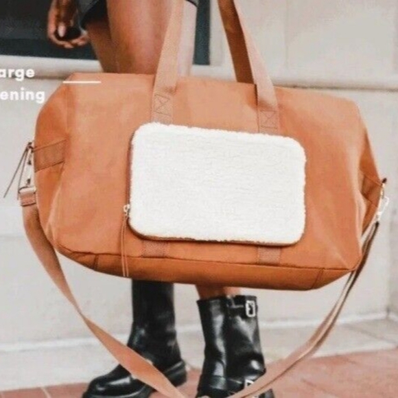 DSW Exclusive Weekender Overnight Duffle Bag - Tawny - Picture 3 of 6